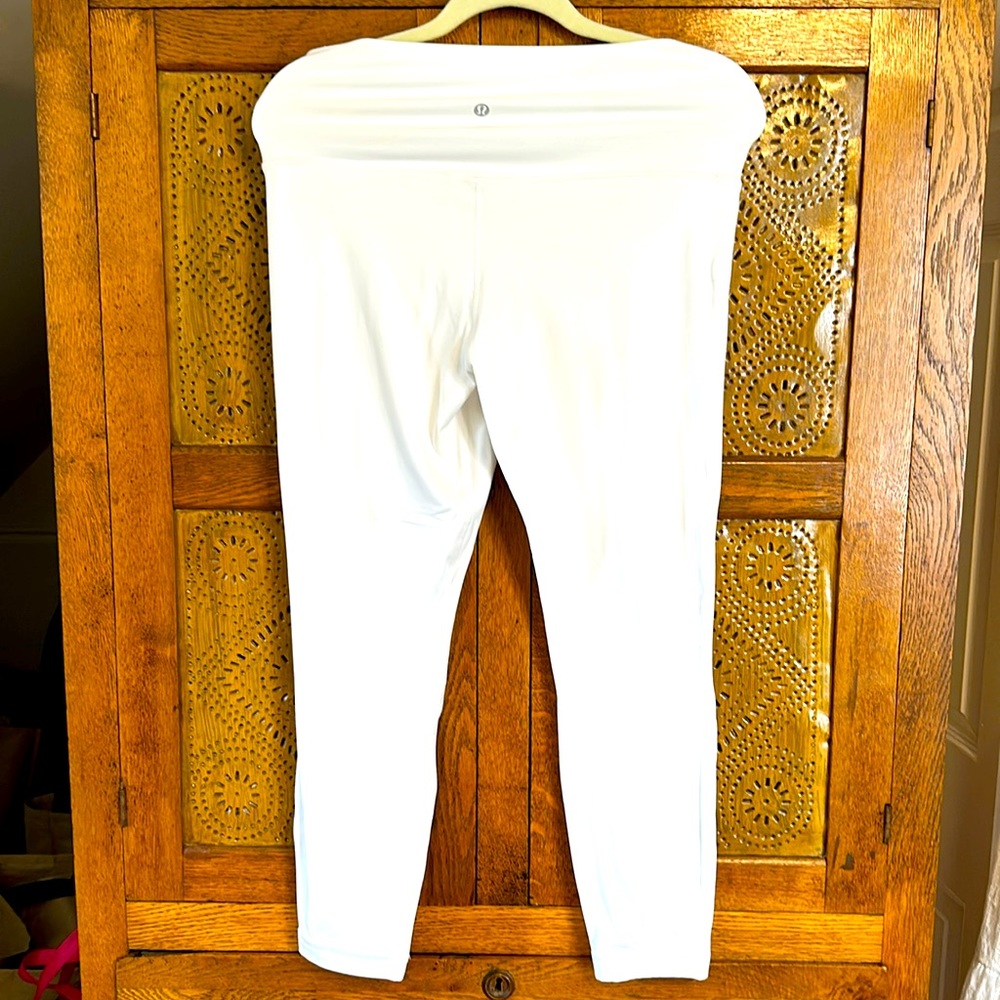 Lululemon align white nwot legging. Dense but lightweight! 10